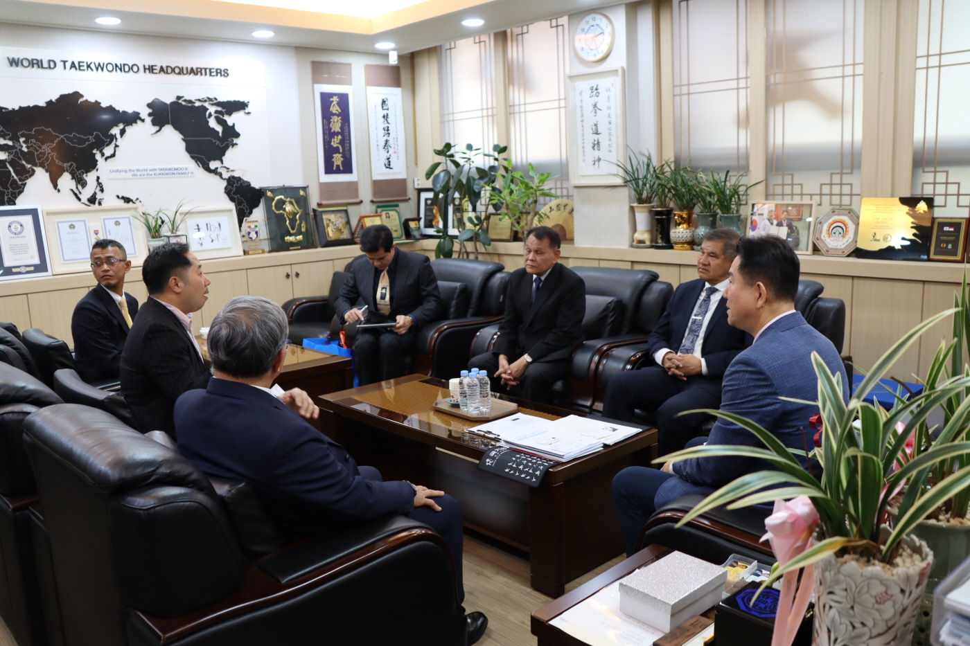 태국 상원 스포츠상임위원회 위원장, 국기원 방문 사진1