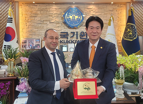이동섭 원장 당선 축하기념 해외 내방객 방문 썸네일